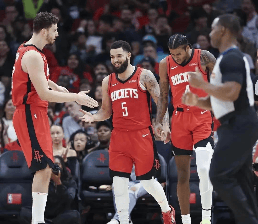 火箭碾压中国男篮,拉文关键制胜 火箭碾压中国男篮,拉文关键制胜