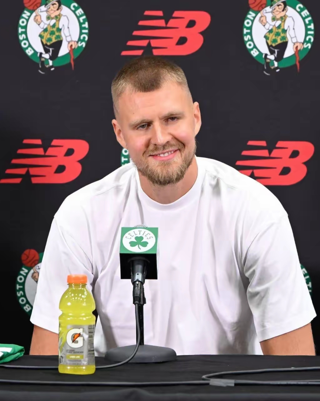 尼克斯力克波兰男篮,波尔津吉斯统治全场 尼克斯力克波兰男篮,波尔津吉斯统治全场