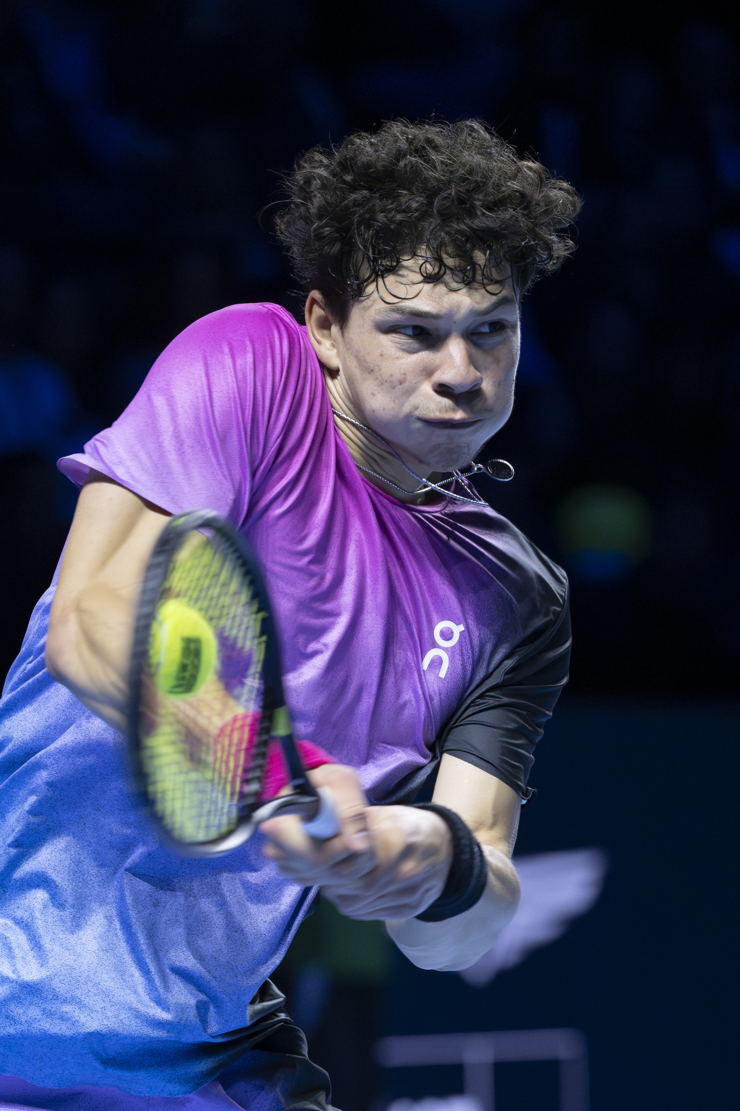 英国网球队鏖战世界网球队,瓦林卡三分雨点燃全场 英国网球队鏖战世界网球队,瓦林卡三分雨点燃全场