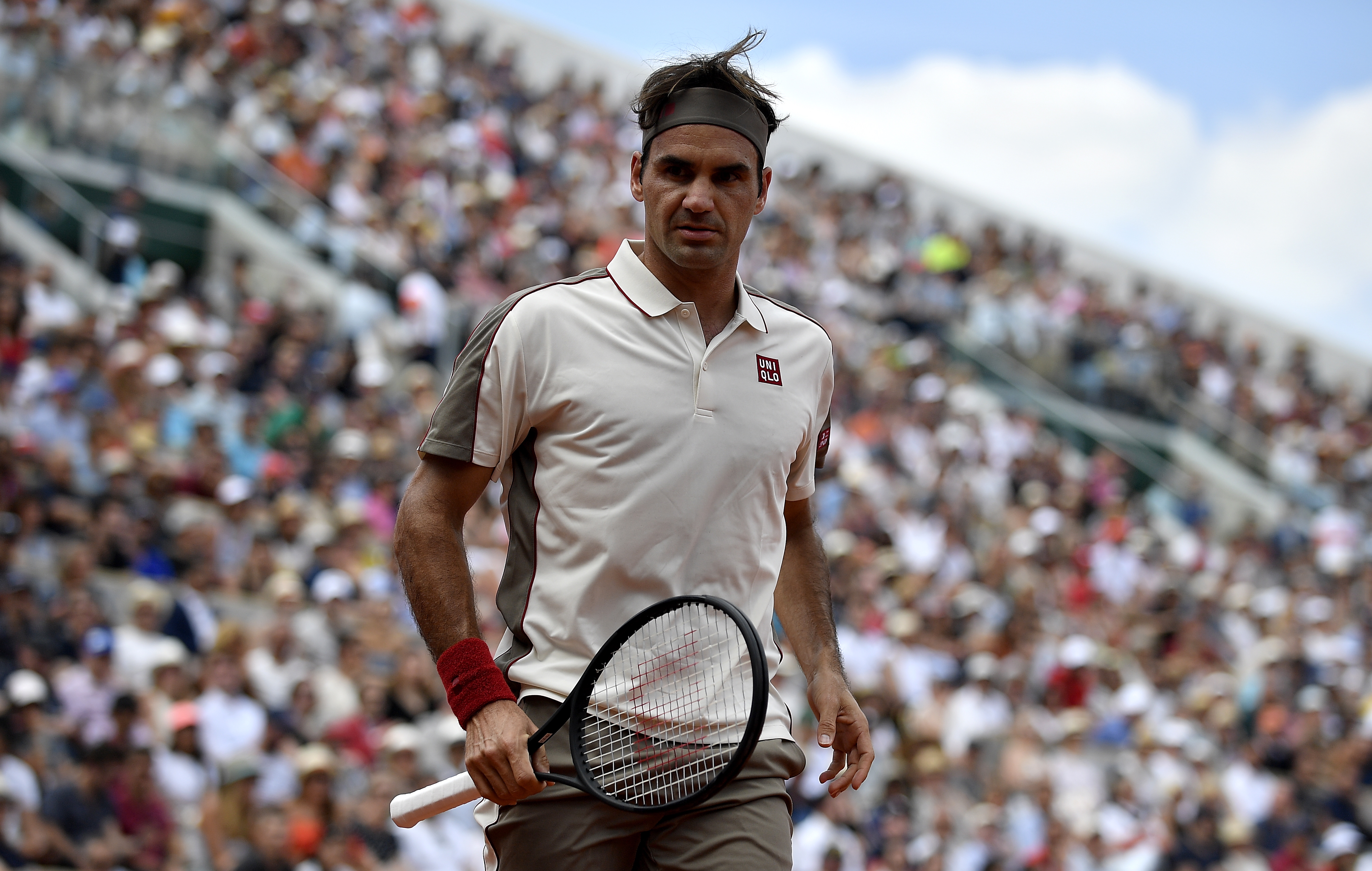 英国网球队绝杀西班牙网球队，费德勒高光表现的简单介绍