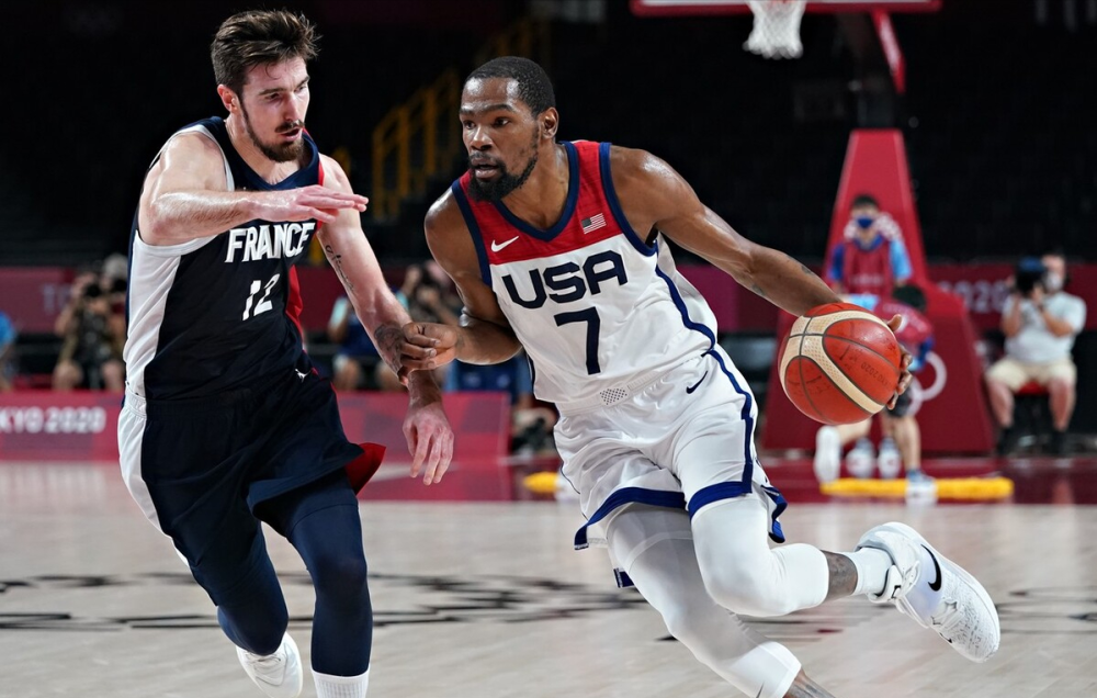 美国男篮鏖战菲律宾男篮,巴恩斯惊艳世界 美国男篮鏖战菲律宾男篮,巴恩斯惊艳世界