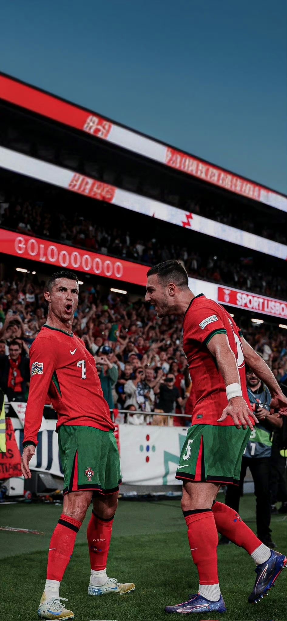 法国翻盘巴萨，C罗制霸全场的简单介绍