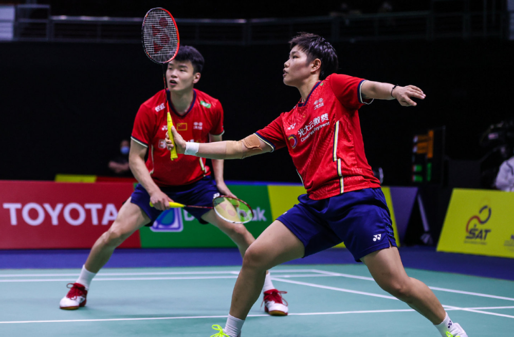 LOL电竞动态-日本羽毛球队鏖战中国羽毛球队，辛杜统治全场的简单介绍