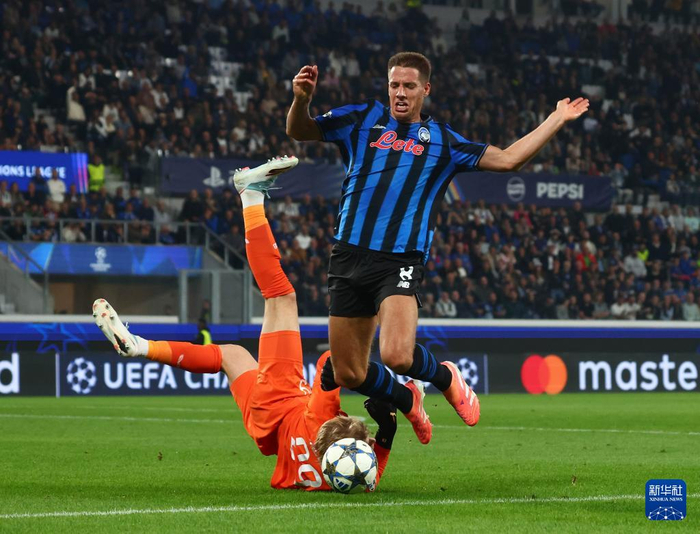 亚特兰大守门员状态神勇,力防对手攻势的简单介绍 亚特兰大守门员状态神勇,力防对手攻势的简单介绍