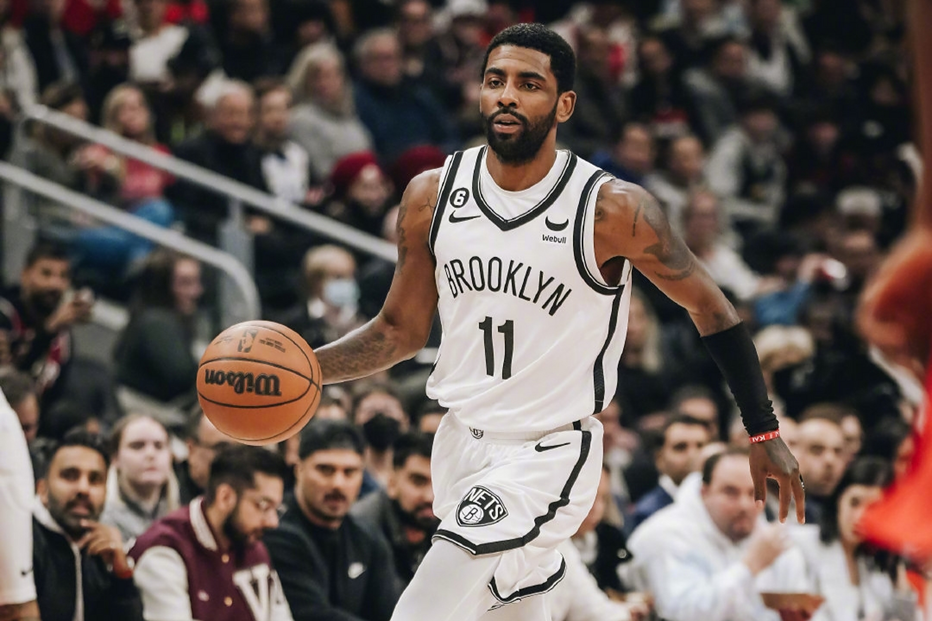 英雄联盟竞猜-包含公牛队客场大胜篮网，汉密尔顿射手发威的词条