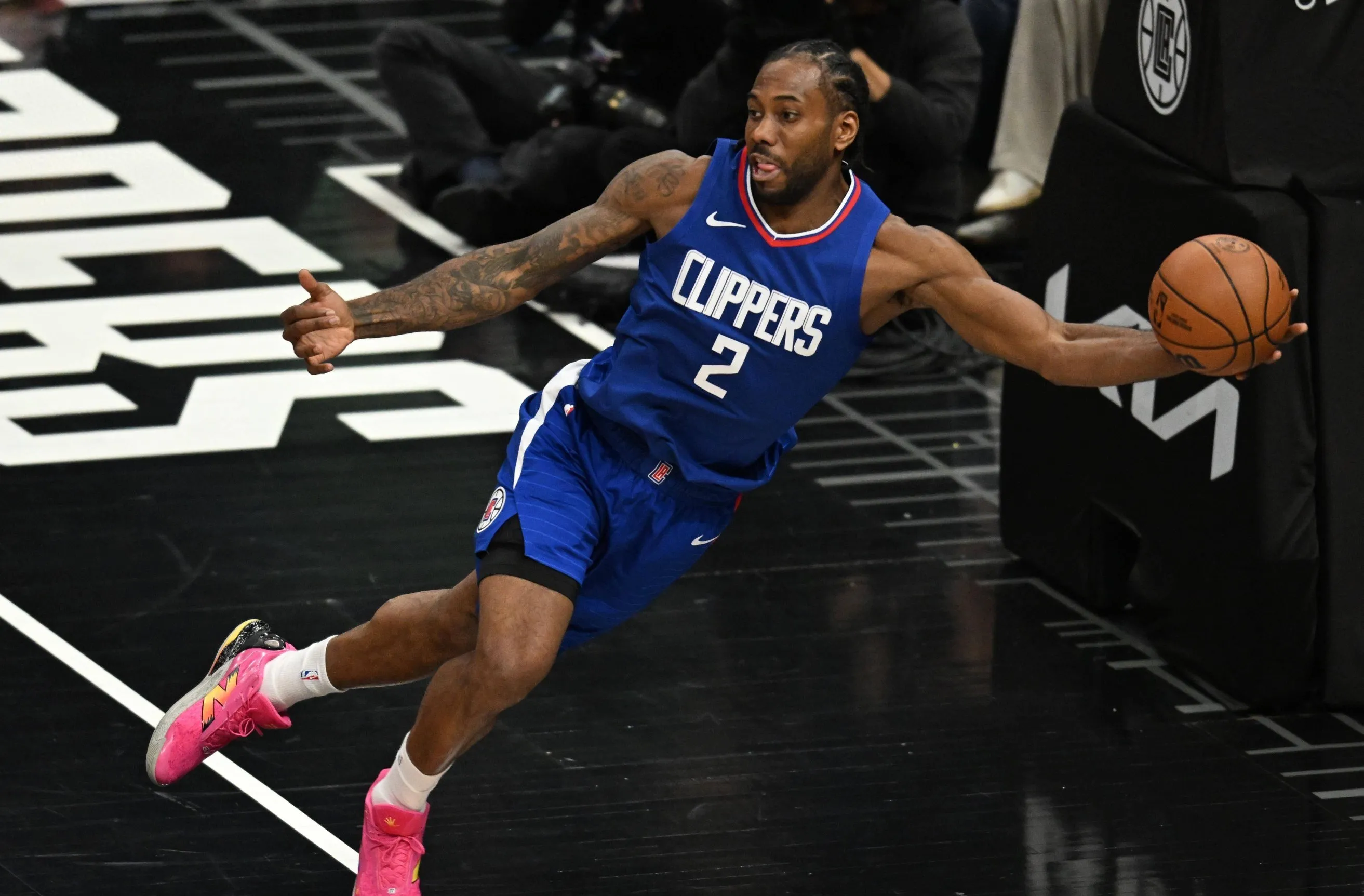 快船大胜独行侠，莱昂纳德三节轰30分完美发挥的简单介绍