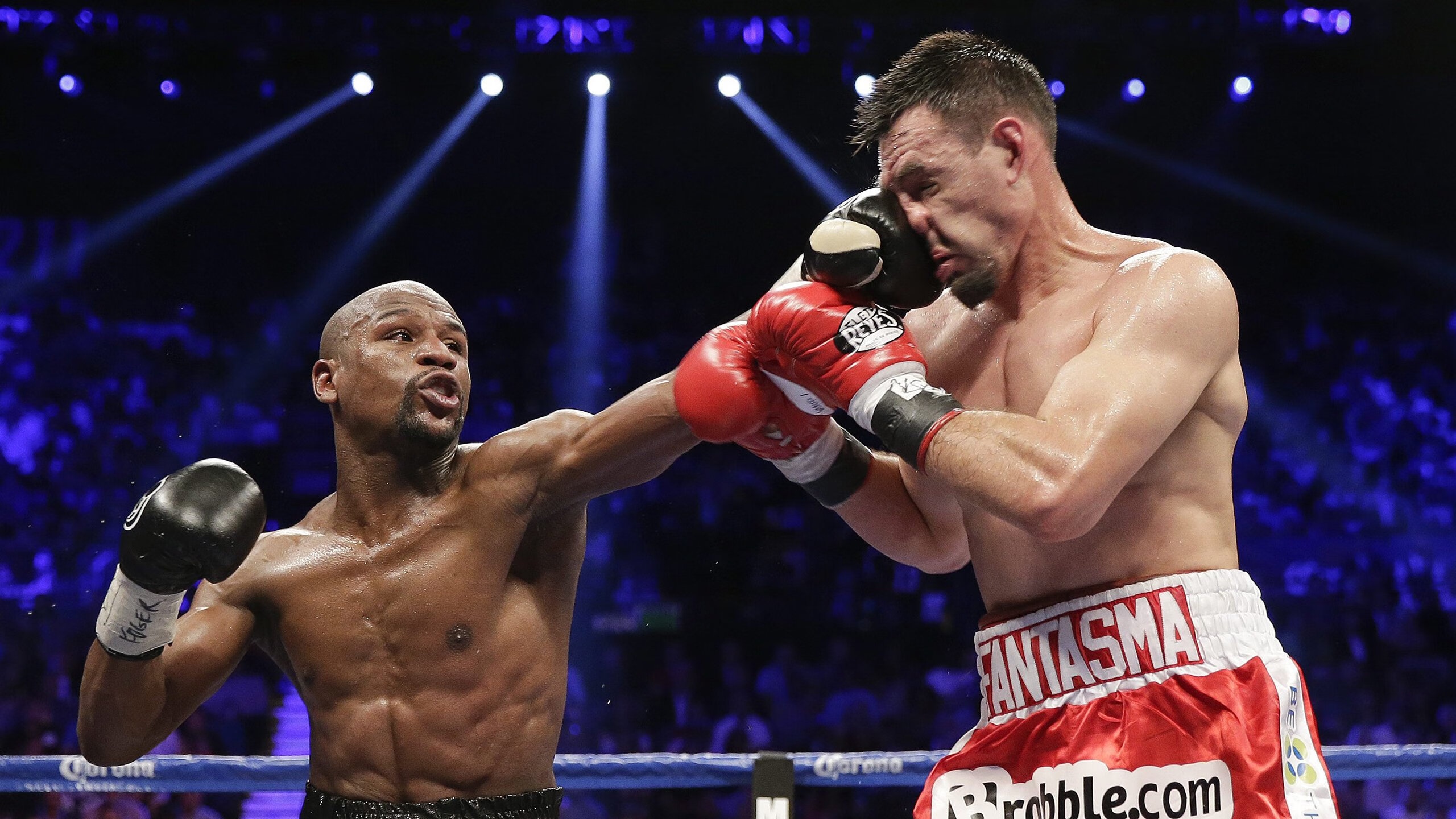 赛道之外的全能战士,阿坎吉的F1揭幕战之夜